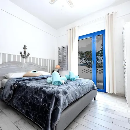 House By The Sea 度假居